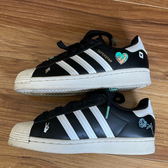 kids adidas superstar empowering graphics FX5880 - Picture 5 of 8